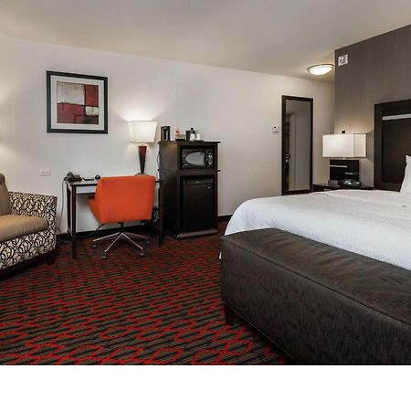 Hampton Inn & Suites By Hilton Lethbridge Buitenkant foto