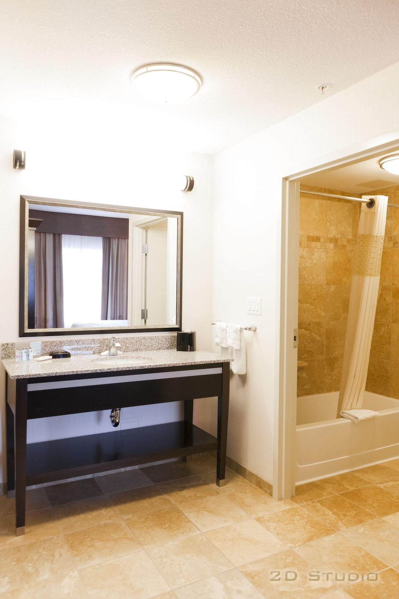 Hampton Inn & Suites By Hilton Lethbridge Buitenkant foto