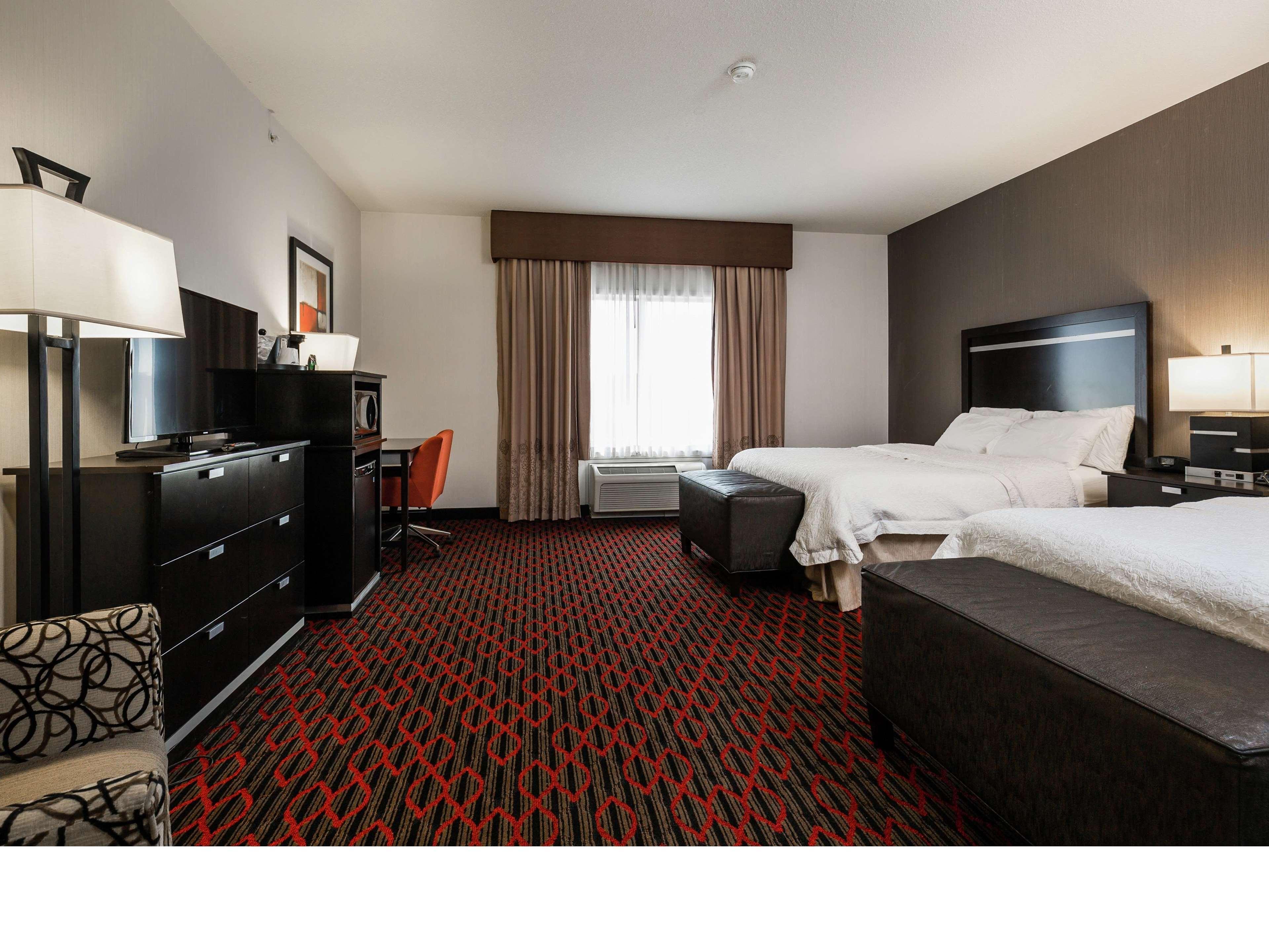 Hampton Inn & Suites By Hilton Lethbridge Buitenkant foto
