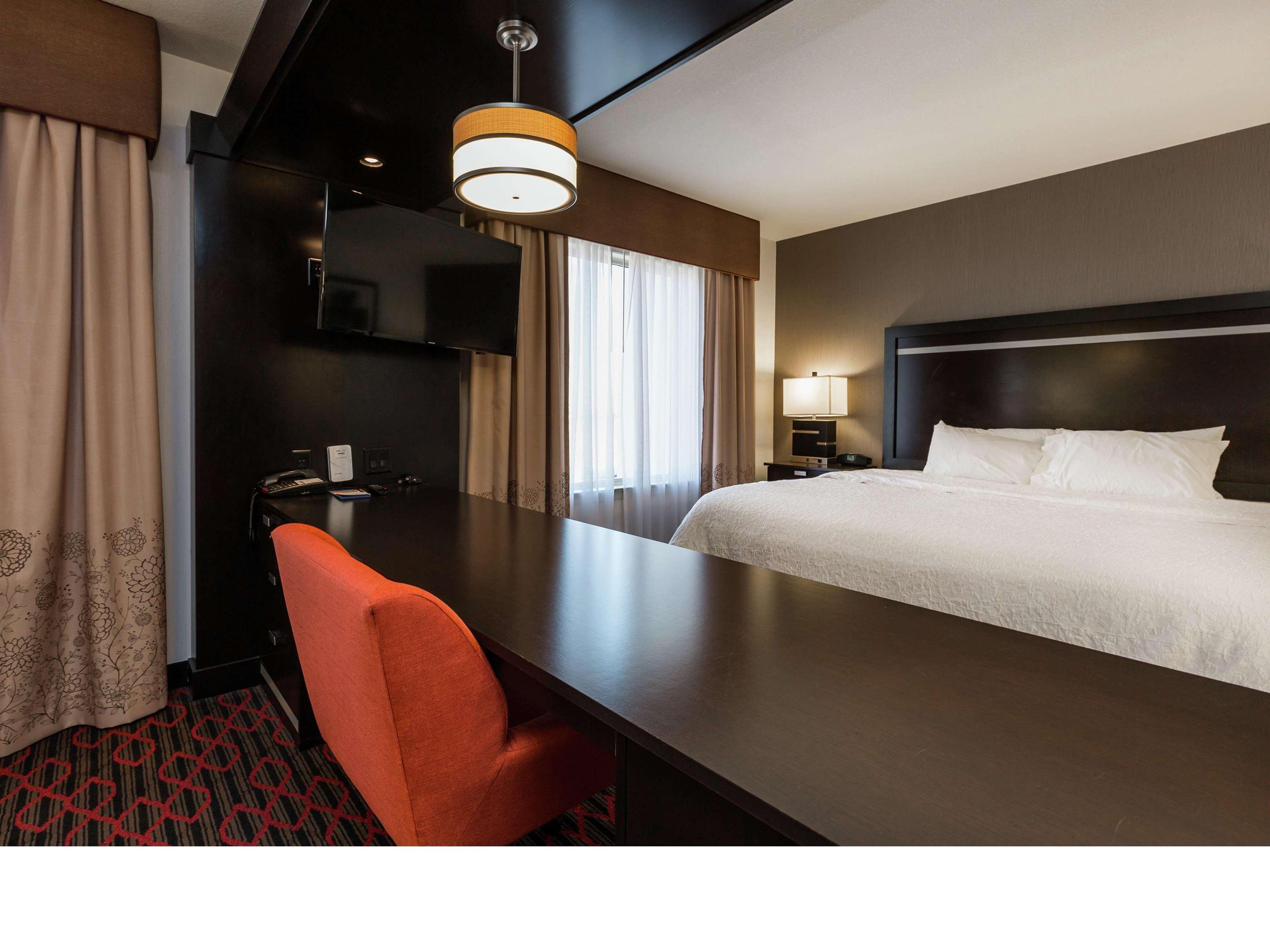 Hampton Inn & Suites By Hilton Lethbridge Buitenkant foto
