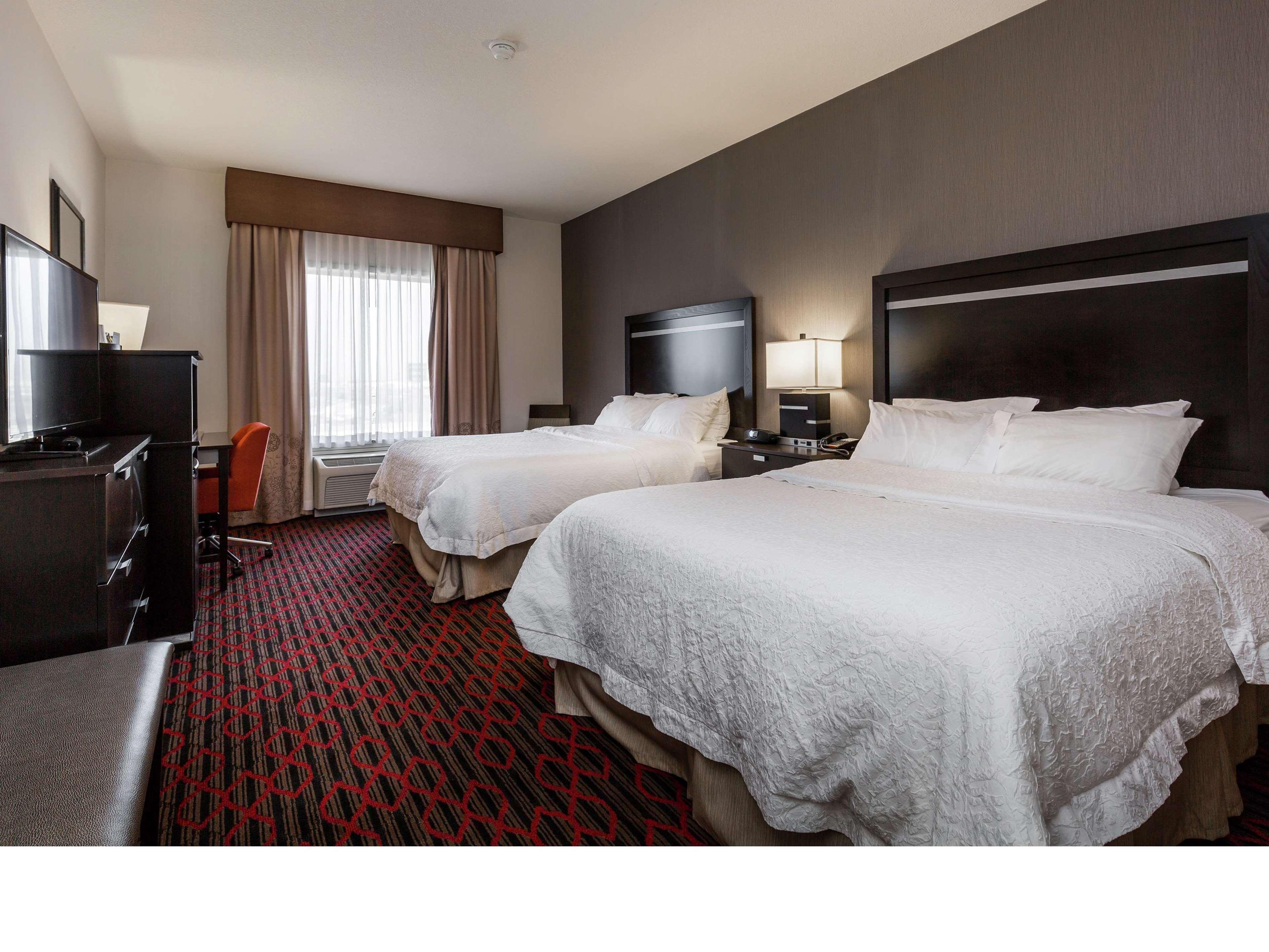 Hampton Inn & Suites By Hilton Lethbridge Buitenkant foto