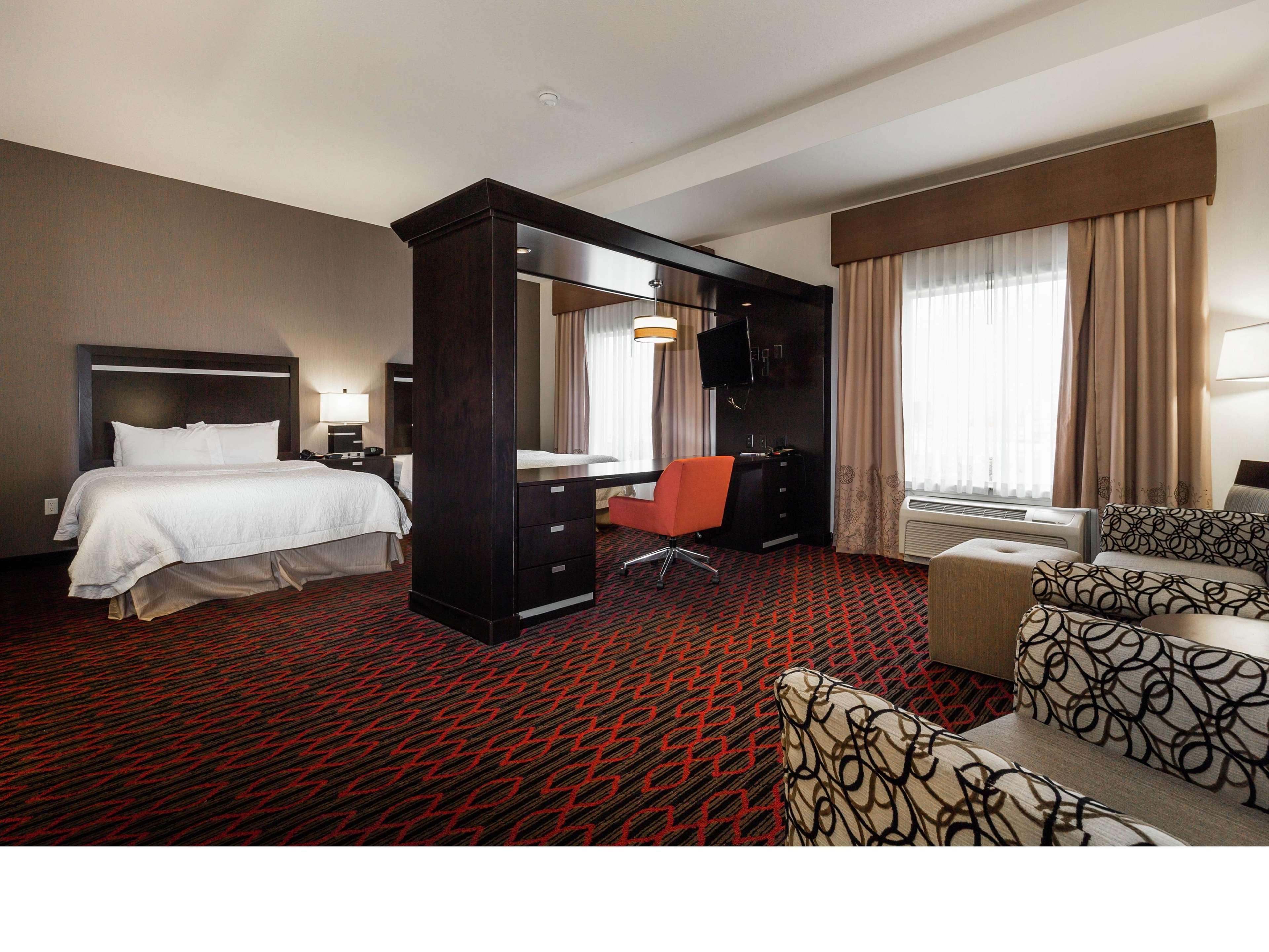Hampton Inn & Suites By Hilton Lethbridge Buitenkant foto
