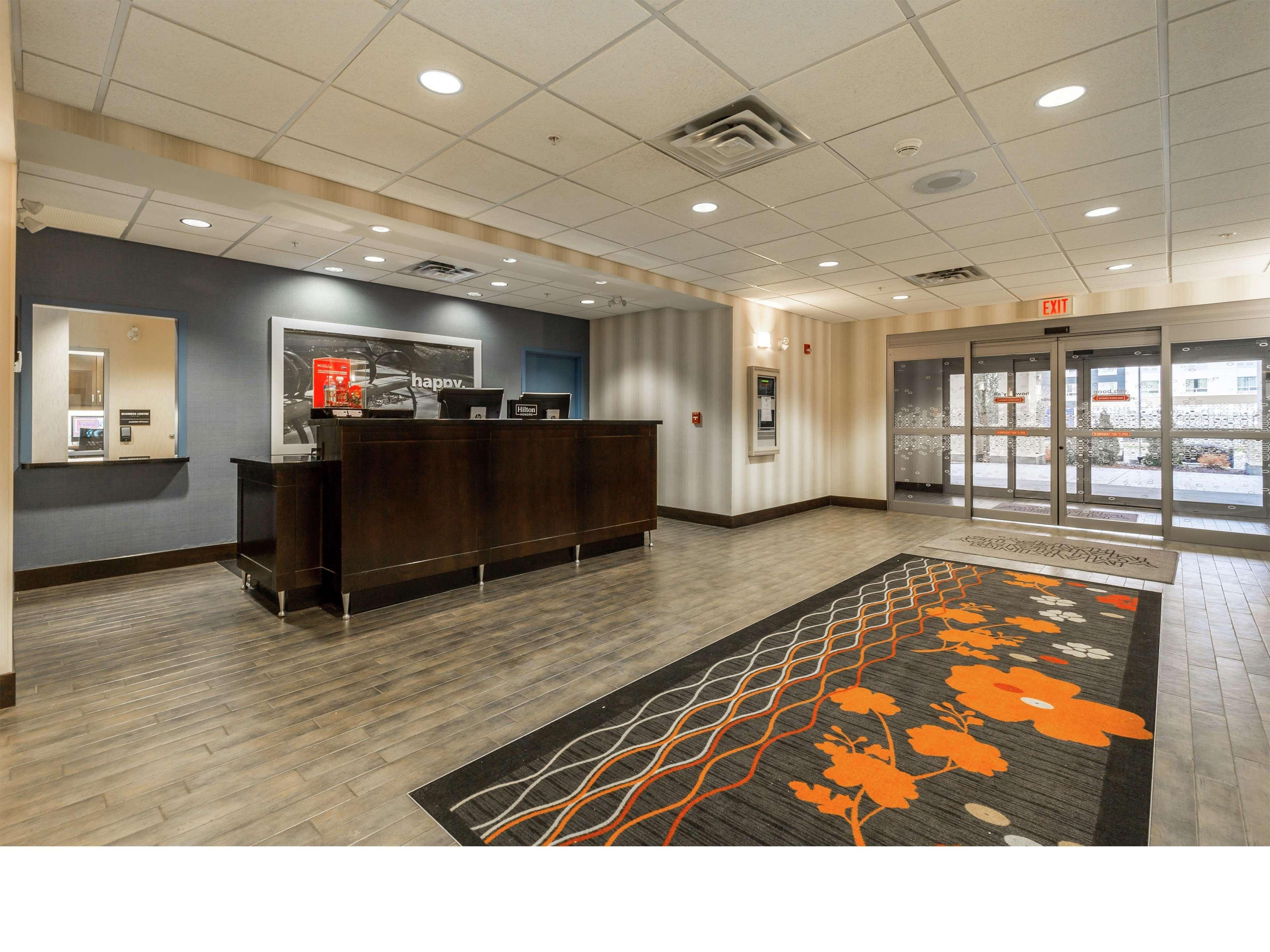 Hampton Inn & Suites By Hilton Lethbridge Buitenkant foto