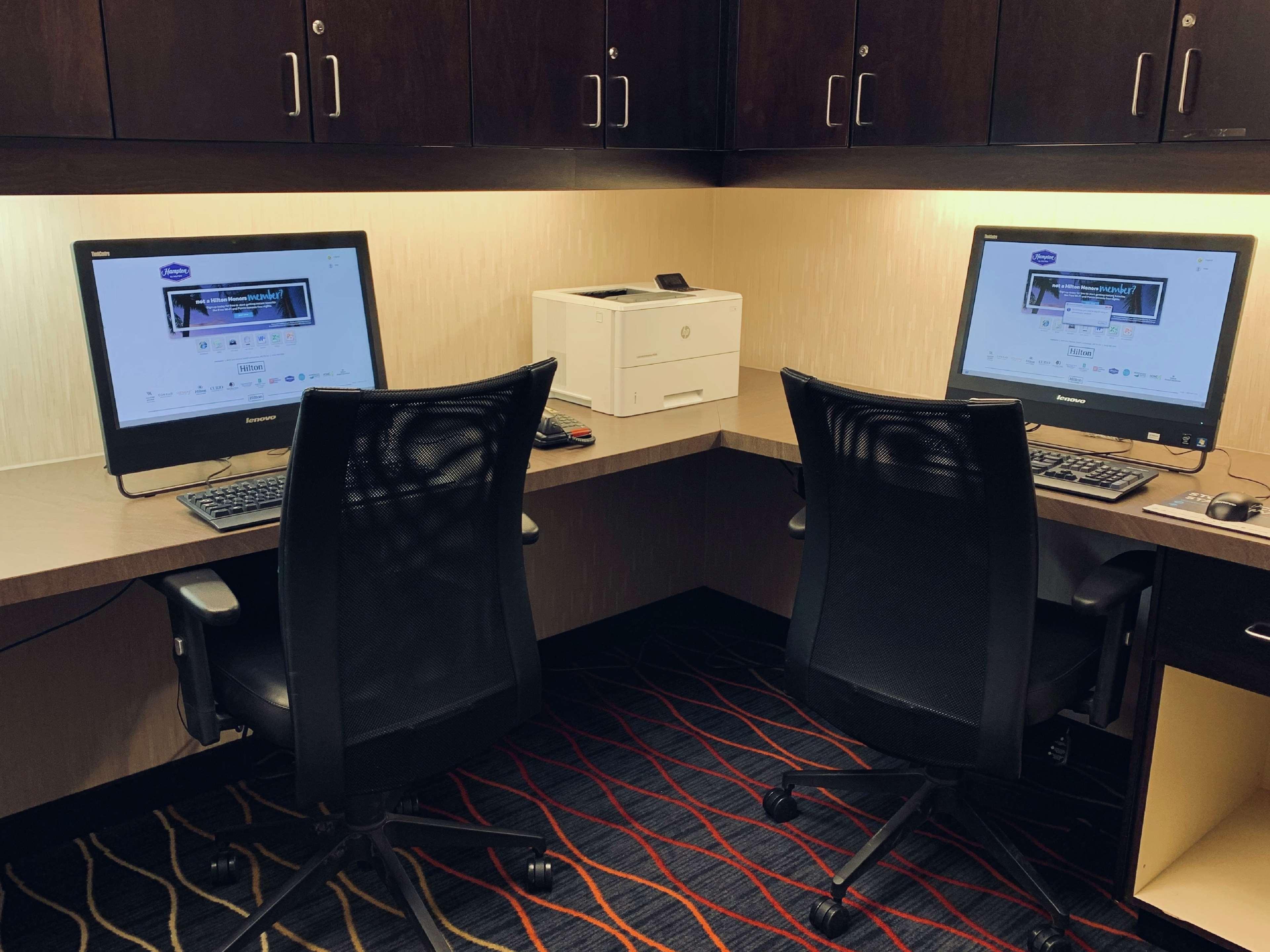 Hampton Inn & Suites By Hilton Lethbridge Buitenkant foto