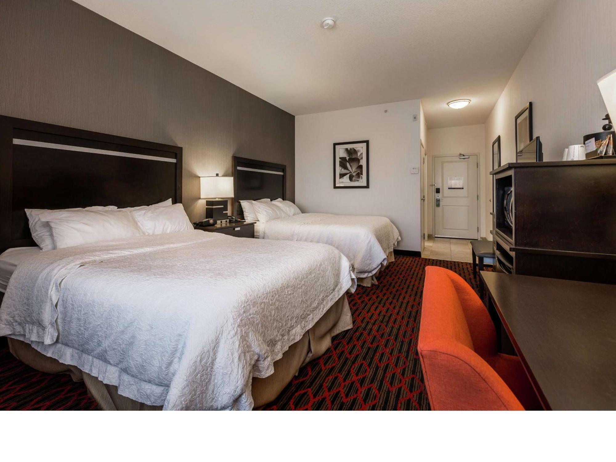 Hampton Inn & Suites By Hilton Lethbridge Buitenkant foto