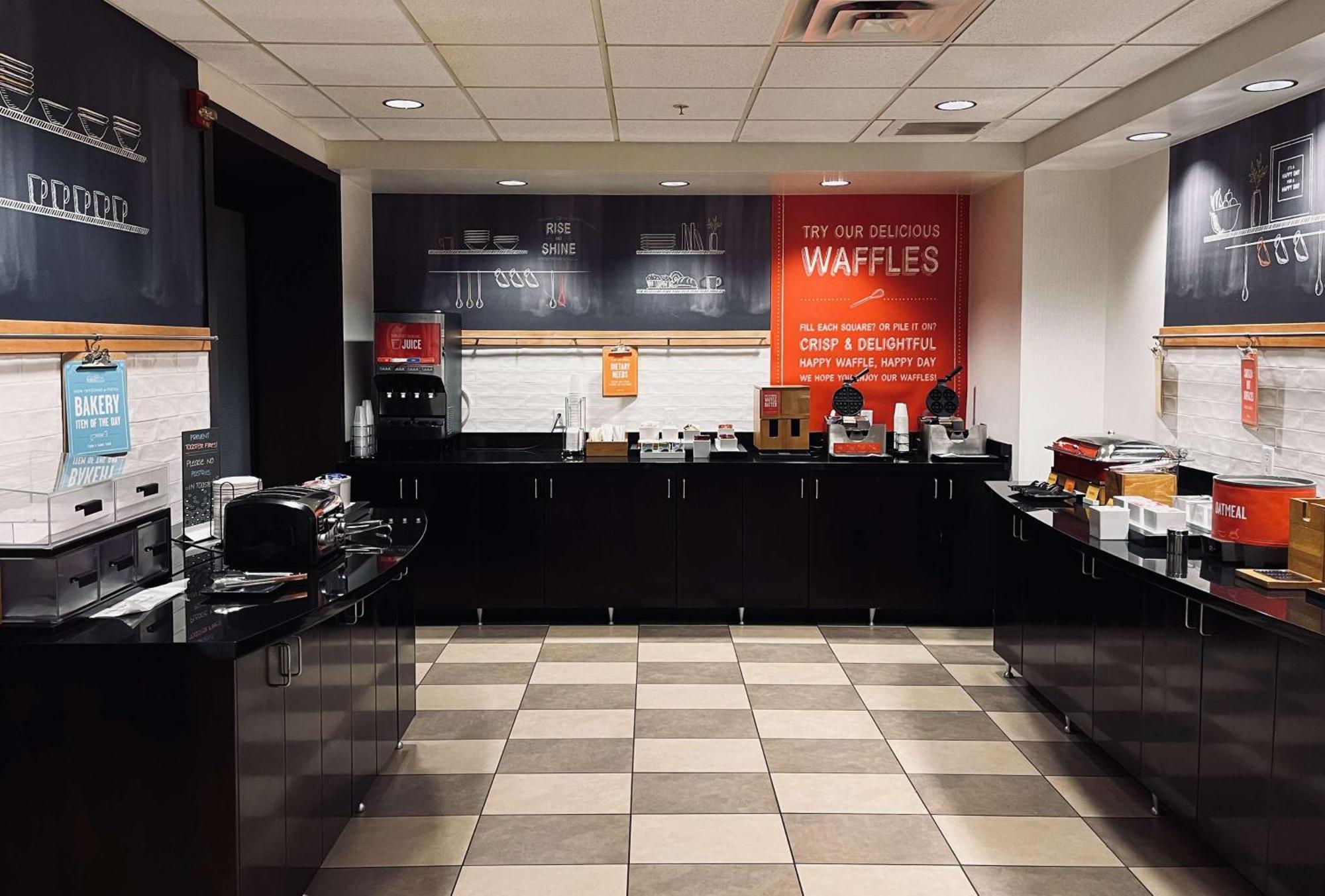Hampton Inn & Suites By Hilton Lethbridge Buitenkant foto