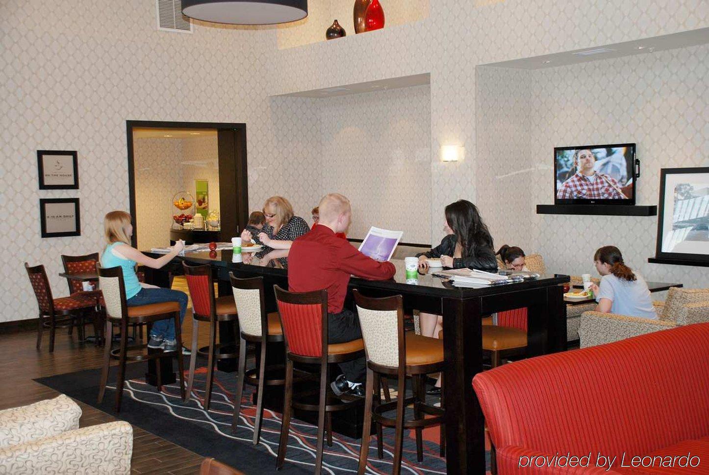Hampton Inn & Suites By Hilton Lethbridge Restaurant foto