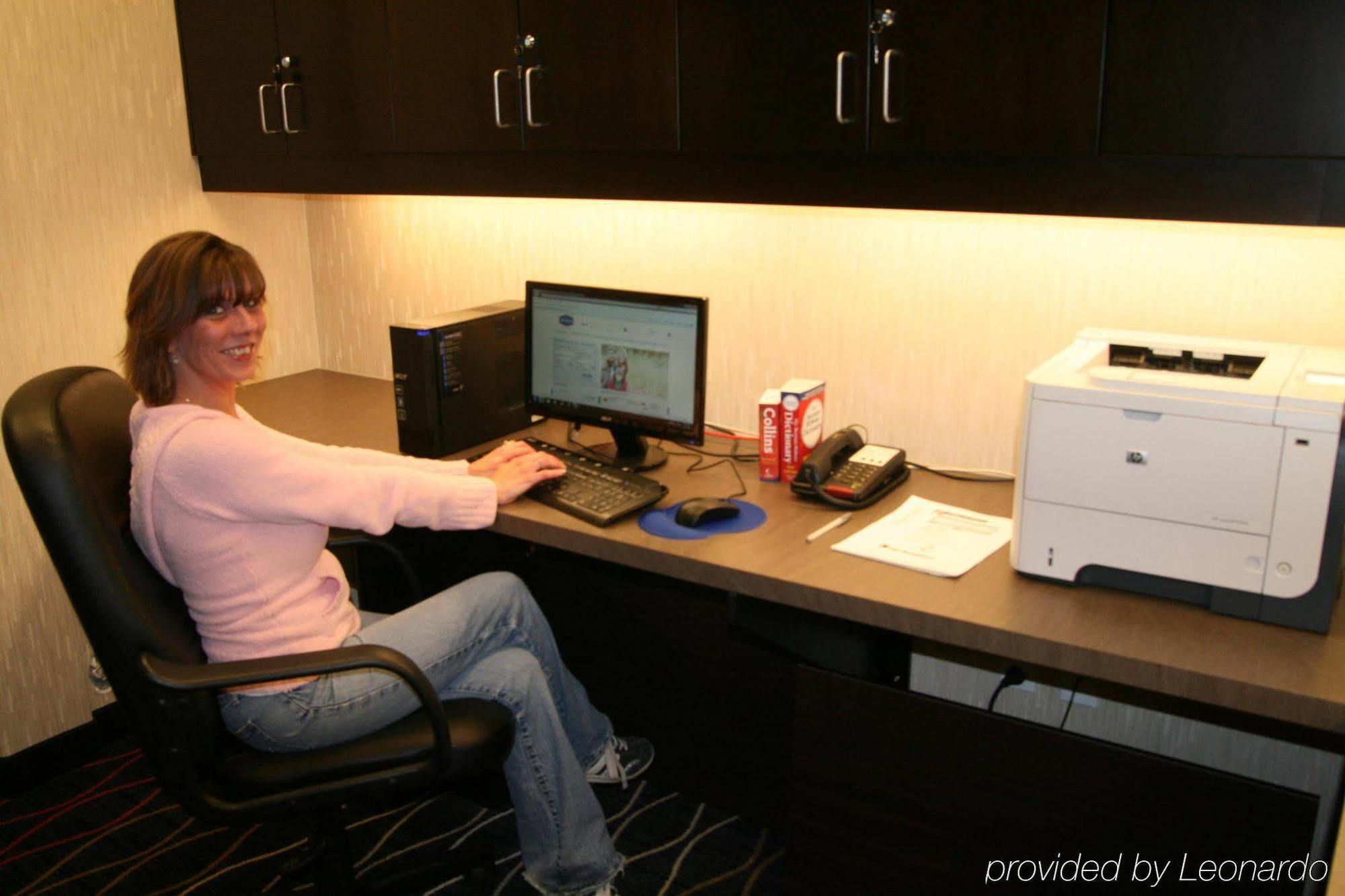 Hampton Inn & Suites By Hilton Lethbridge Faciliteiten foto