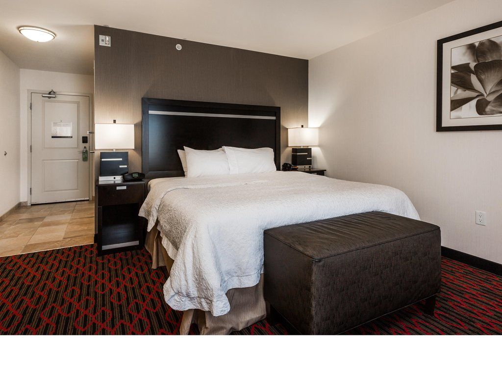 Hampton Inn & Suites By Hilton Lethbridge Buitenkant foto