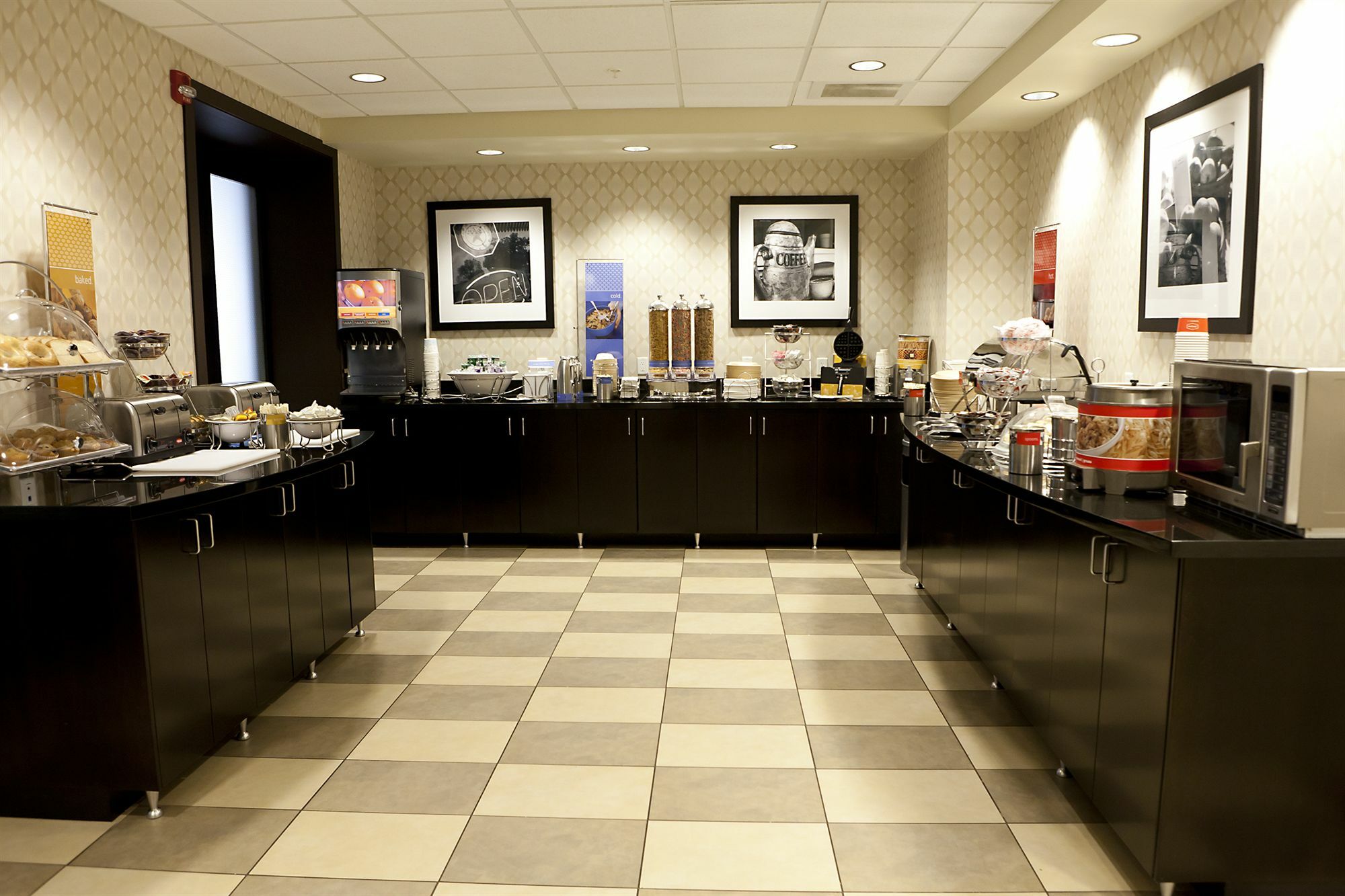 Hampton Inn & Suites By Hilton Lethbridge Buitenkant foto