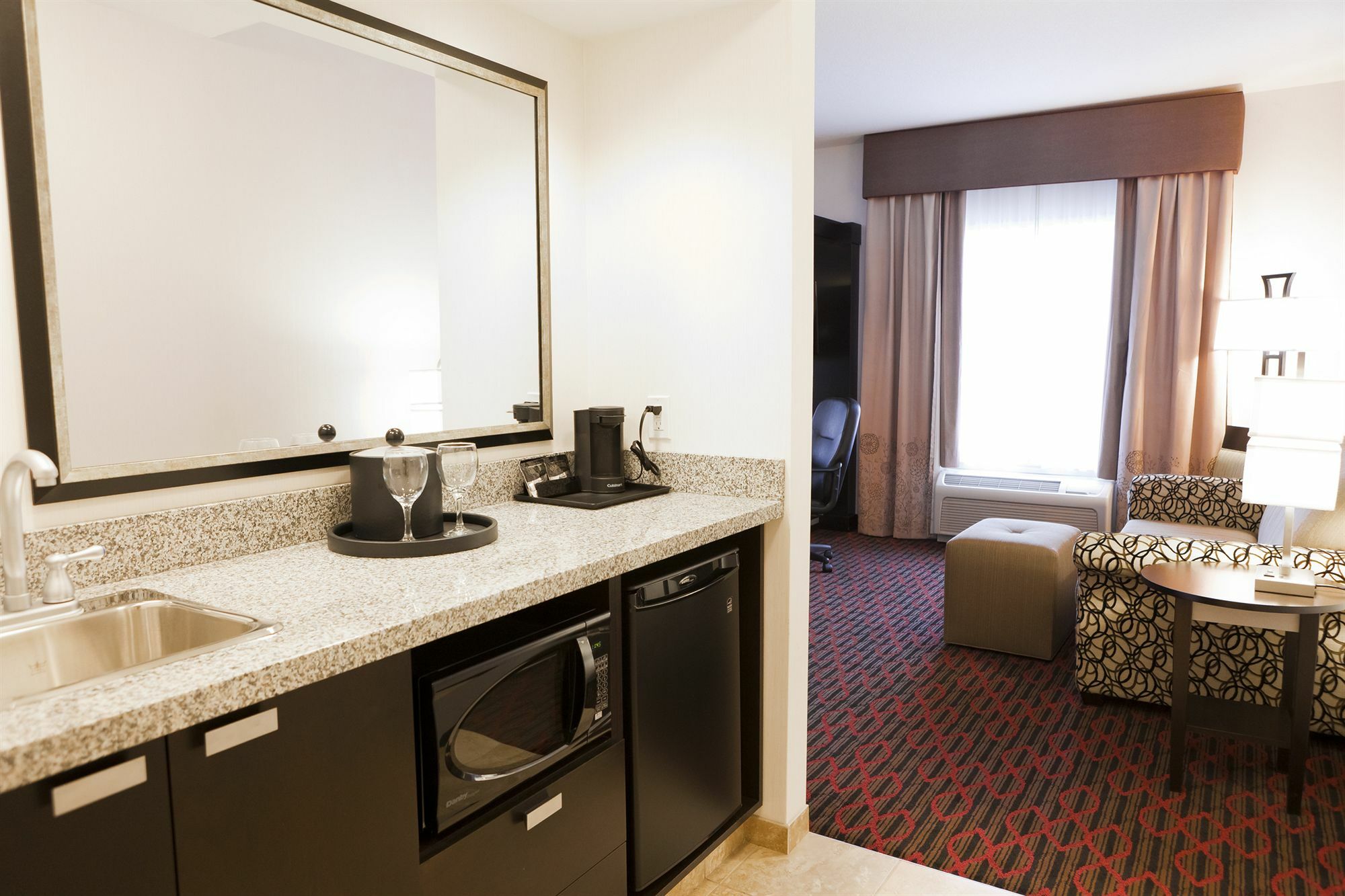 Hampton Inn & Suites By Hilton Lethbridge Buitenkant foto